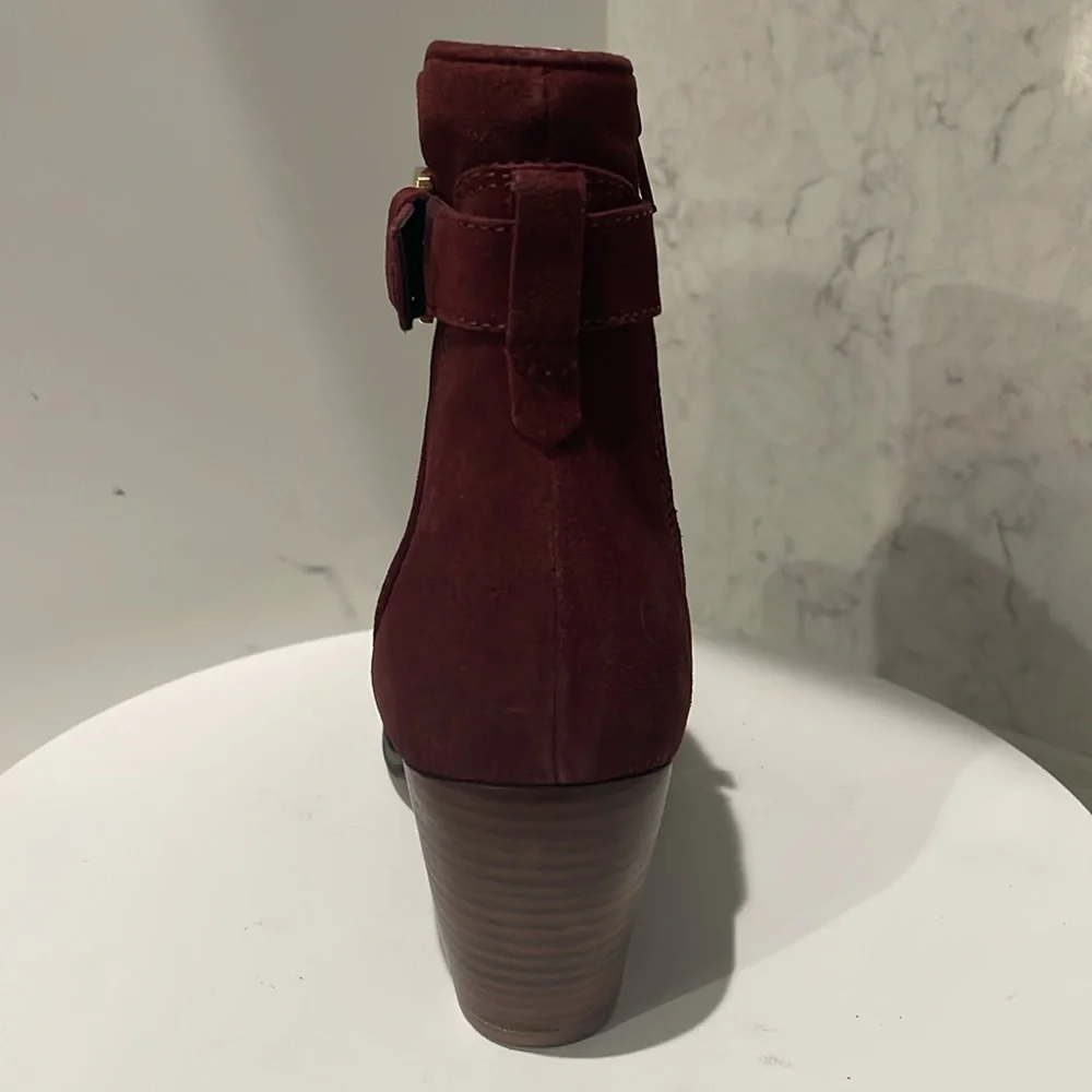 New! DIBA Sleek Suede Leather Bootie in Burgundy Sz 7.5 $159‎